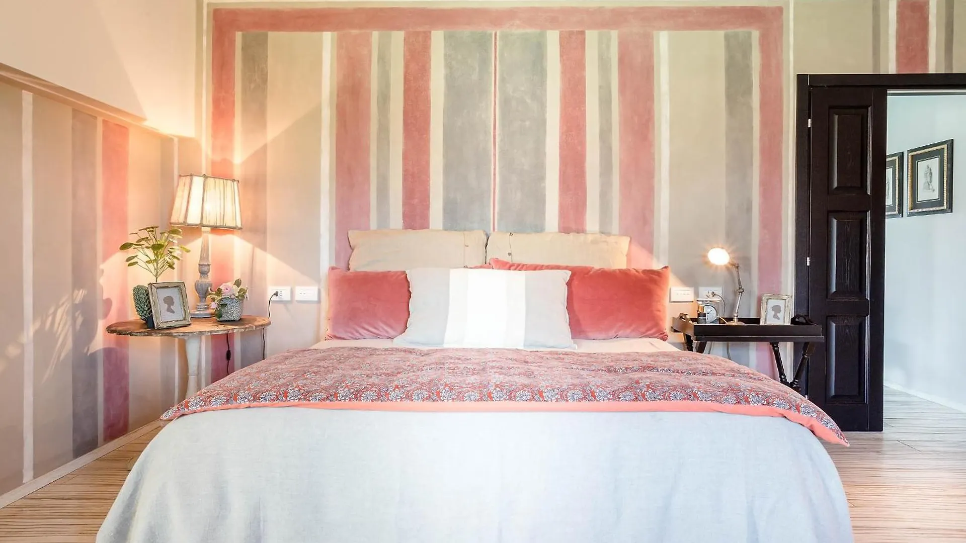 Villa Otto Luxury Tuscan Farmhouse With Pool Orentano